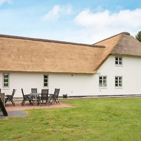 Luxury Retreat With Hot Tub - By Traum 格拉姆