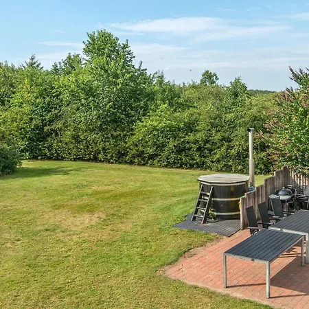 5 Star In Holiday home Gram