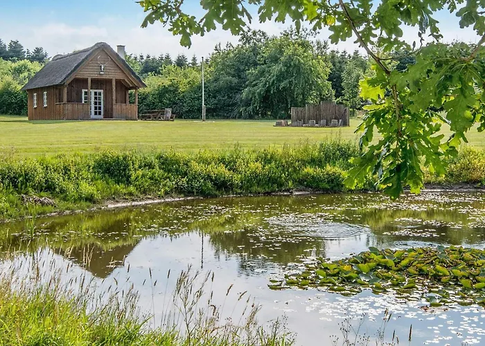 Luxury Retreat With Hot Tub - By Traum Vakantiehuis